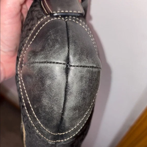 Coach Black Shoulder Bag - Picture 7 of 9